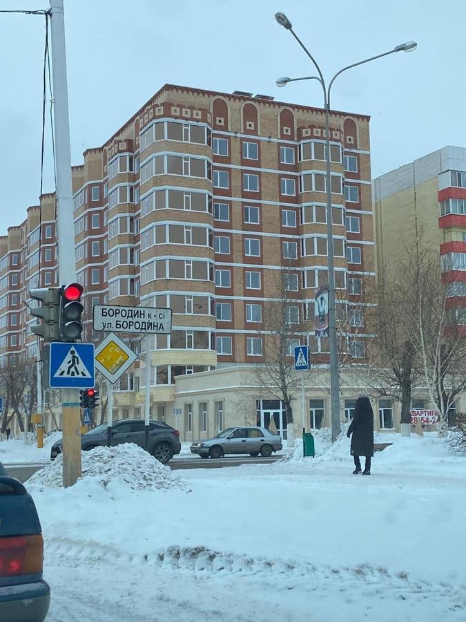 2-Ухкомнатная Современная Новая Квартира В Центре Города コスタナイ エクステリア 写真